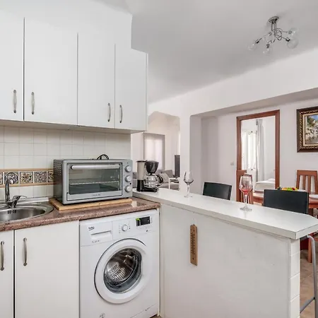 Lejlighed Spacious Flat In The Heart Of Ref 39 *