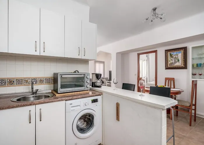 Apartman Spacious Flat In The Heart Of Ref 39 *